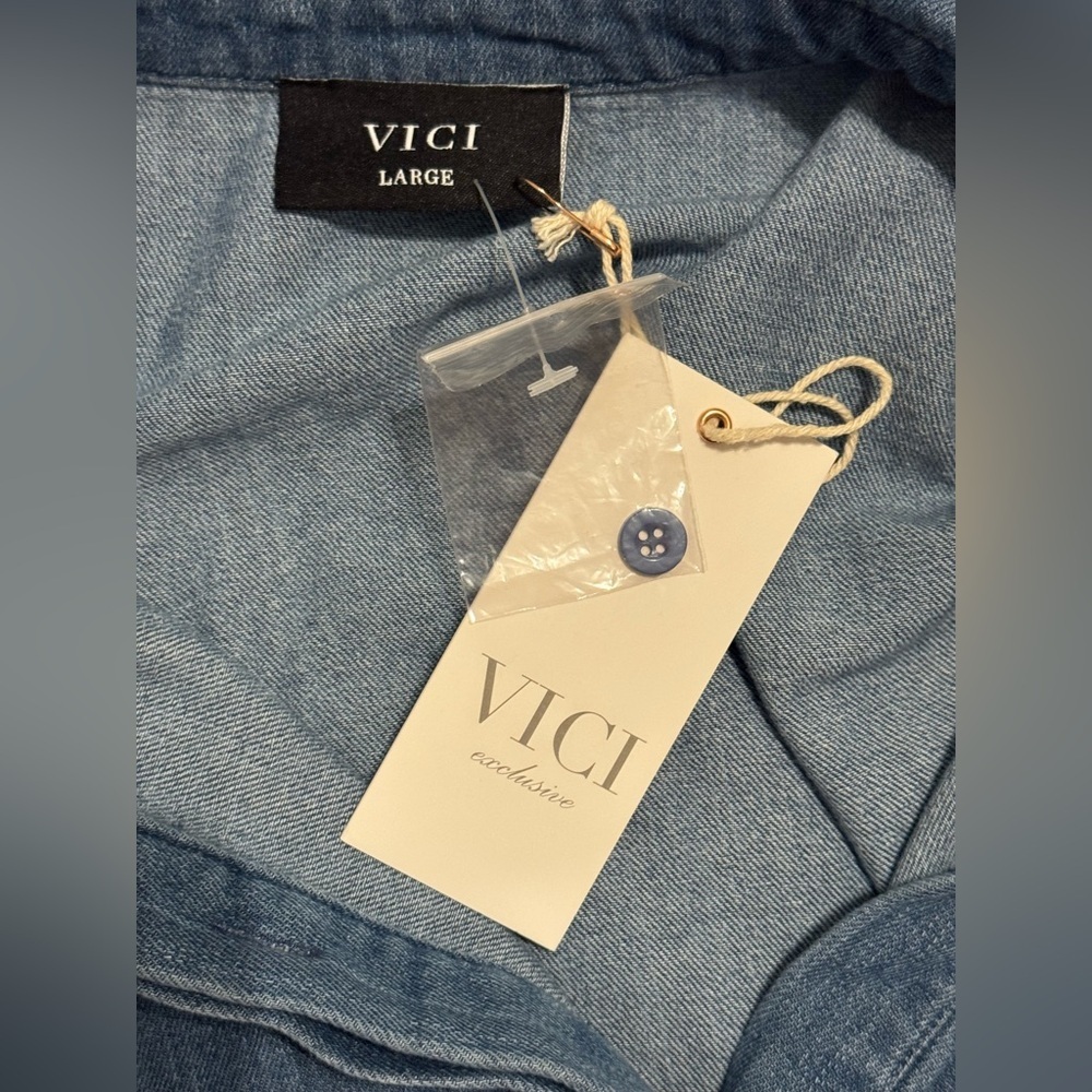 NEW VICI Apple Picking Denim Balloon Sleeve Shorts
Romper Cotton Blend Size L - Picture 8 of 14